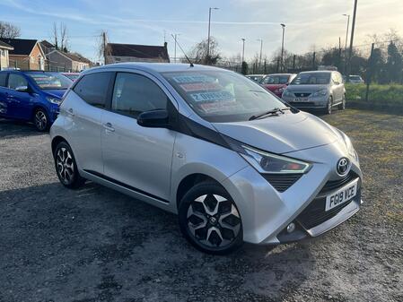 TOYOTA AYGO 1.0 VVT-i x-trend
