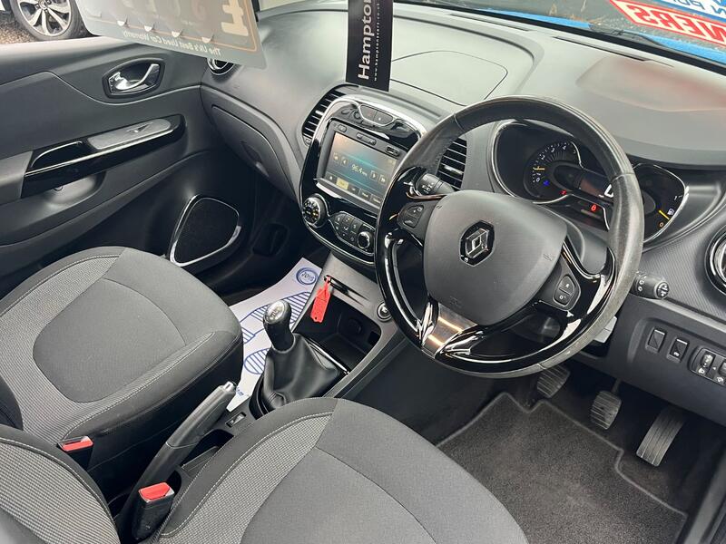 View RENAULT CAPTUR 1.5 Dynamique MediaNav dCi 90 Stop & Start