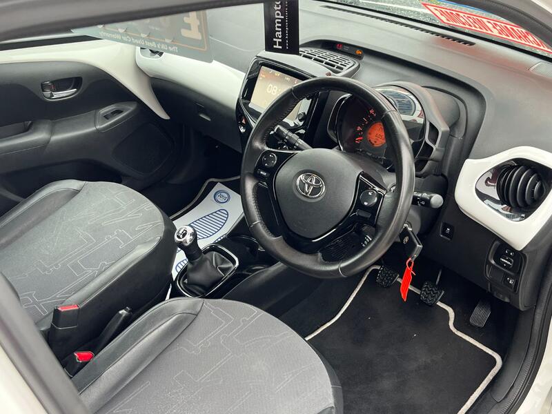 View TOYOTA AYGO 1.0 VVT-i x-pression