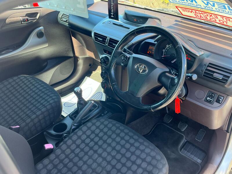 View TOYOTA IQ 1.0 VVT-i