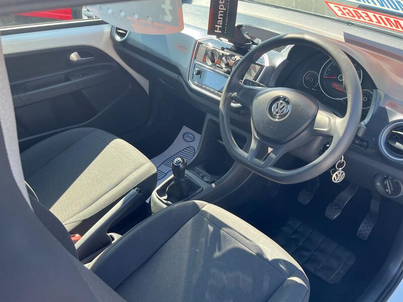 View VOLKSWAGEN UP 1.0 BlueMotion Tech Move up!