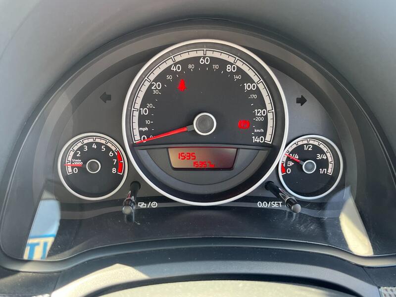 VOLKSWAGEN UP
