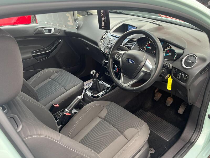 View FORD FIESTA 1.3 Zetec